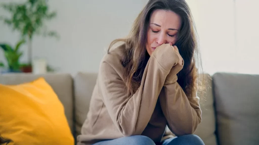 Woman-frustrated-with-bipolar-psychosis getting depression therapy in charlotte